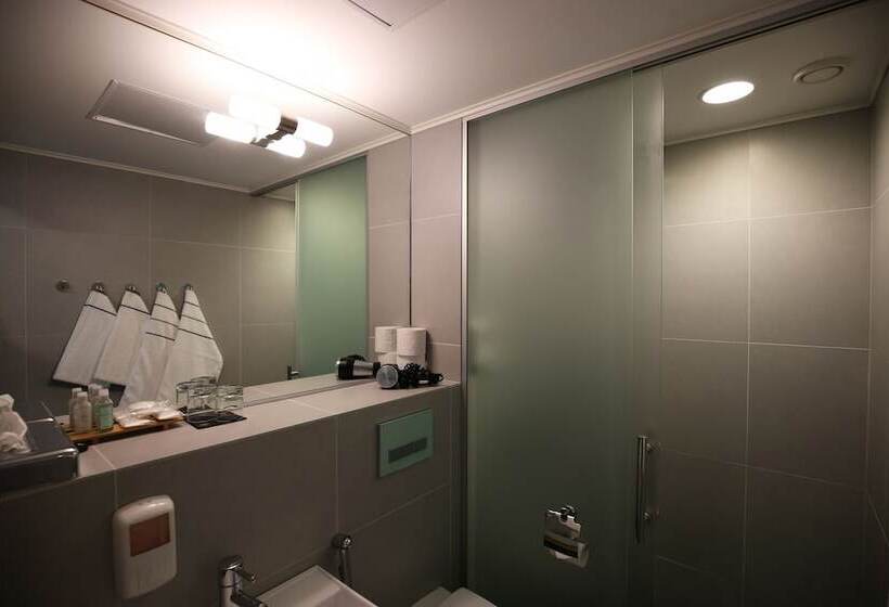 Номер Стандарт, Boutique Hotel Yöpuu