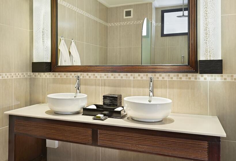 اتاق استاندارد با تخت بزرگ, Doubletree By Hilton Seychelles   Allamanda Resort & Spa