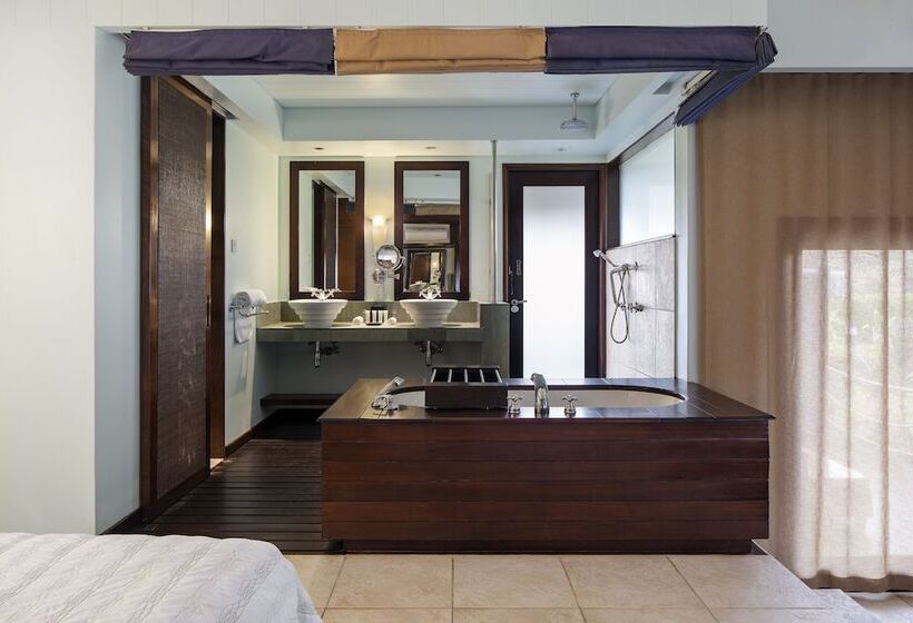 اتاق لوکس با چشم‌انداز دریا, Fisherman S  Cove Resort