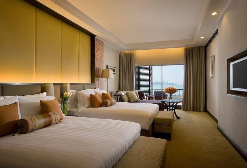 Номер Клуб, Dusit Thani Pattaya