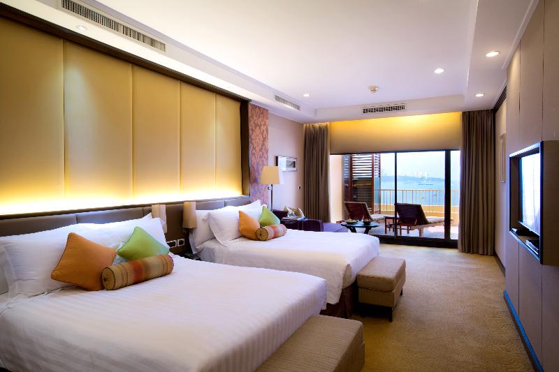 Номер Клуб, Dusit Thani Pattaya