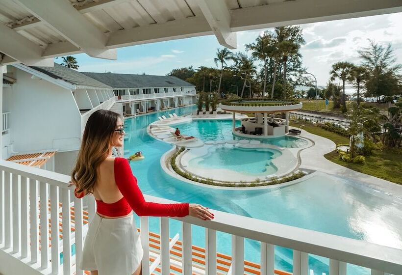 带泳池观景的豪华房, Thavorn Palm Beach Resort Phuket
