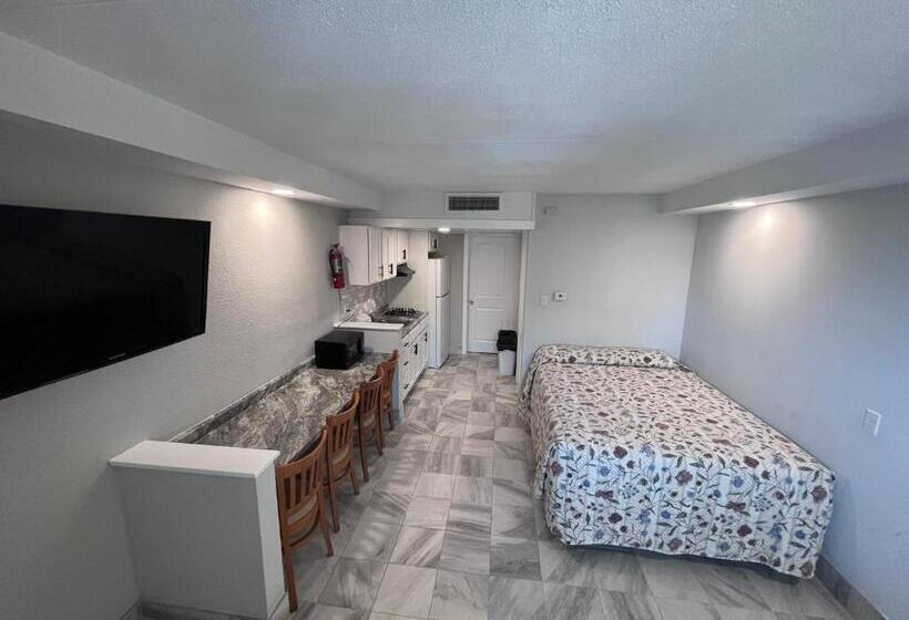 디럭스 스위트 킹 침대, Admiral Resort Motel