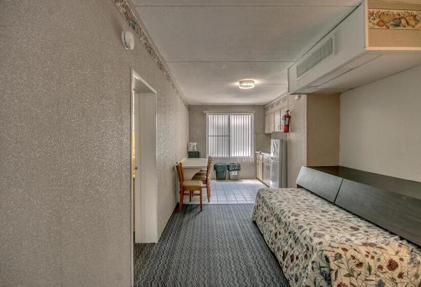 패밀리 스위트, Admiral Resort Motel