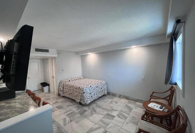 패밀리 스위트, Admiral Resort Motel