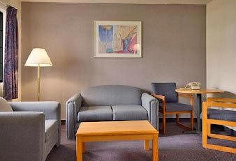 스탠다드 스튜디오, Days Inn & Suites By Wyndham Needles