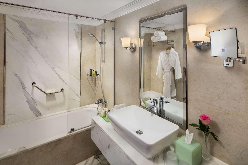 اتاق اجرایی با چشم‌انداز دریا, Hilton Alexandria Corniche