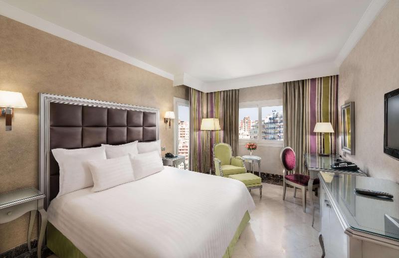 キングサイズベッドのスタンダードルーム, Hilton Alexandria Corniche