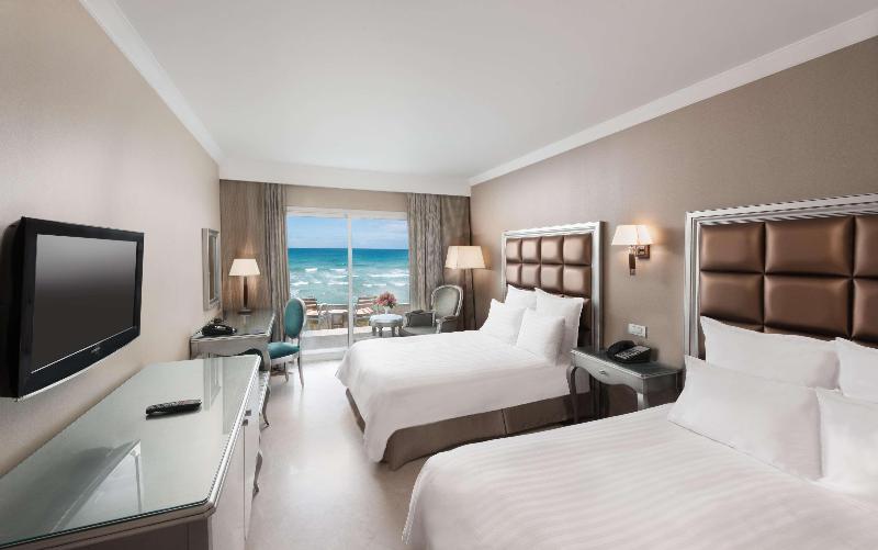اتاق اساندارد با چشم‌انداز جانبی به دریا, Hilton Alexandria Corniche