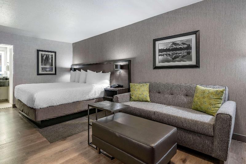 이그제큐티브 룸 킹사이즈 침대, Best Western Plus Hilltop Inn