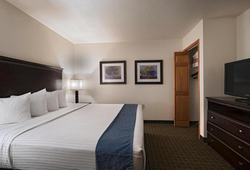 带大床的标准间, Stevens Inn A Howard Johnson By Wyndham