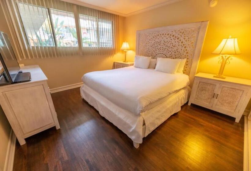 Люкс с Балконом, Cal Mar Hotel Suites