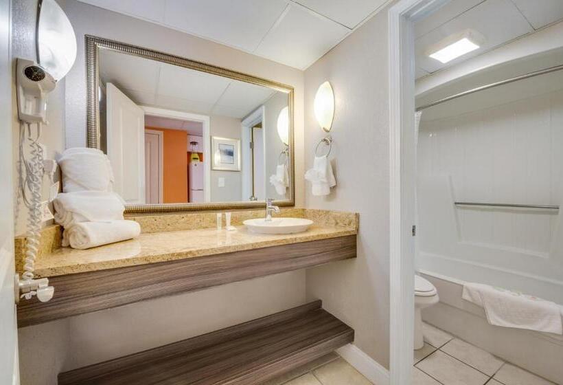 Апартаменты 1 Спальня Вид на Море, The Caravelle Resort