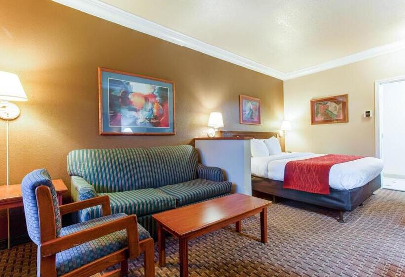 מיטת קינג בסוויטה, Comfort Inn & Suites San Francisco Airport North