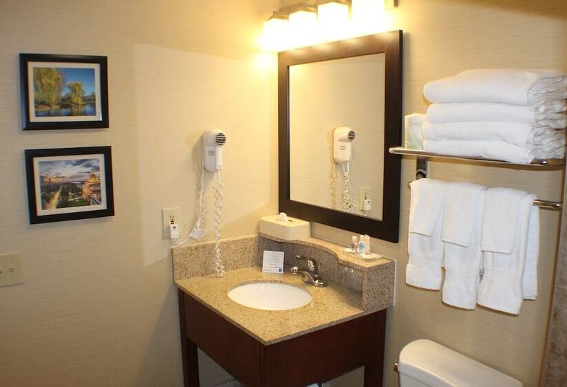 Номер Стандарт 2 Двуспальные Кровати, Comfort Inn Rockland  Boston