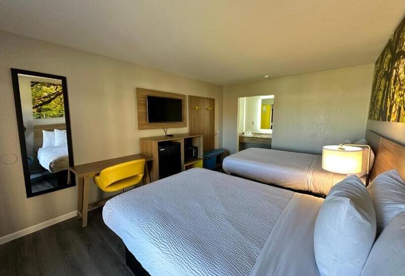 Номер Deluxe, Days Inn By Wyndham Emporia