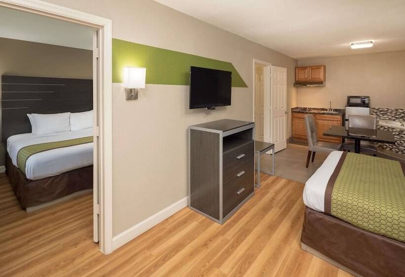 Номер Стандарт, Days Inn & Suites By Wyndham Athens