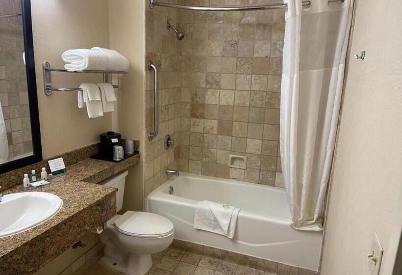 جناح عائلي, Ramada Suites By Wyndham San Diego