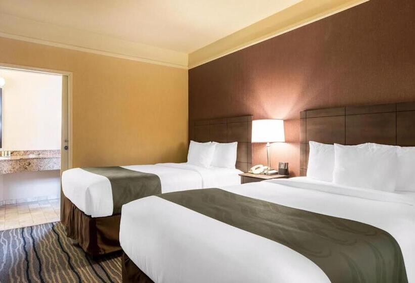 جناح لذوى الاحتياجات الخاصة, Ramada Suites By Wyndham San Diego