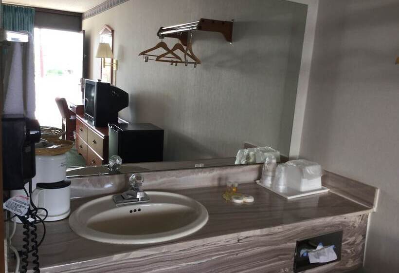 Номер Стандарт, Sunset Inn Clarksville