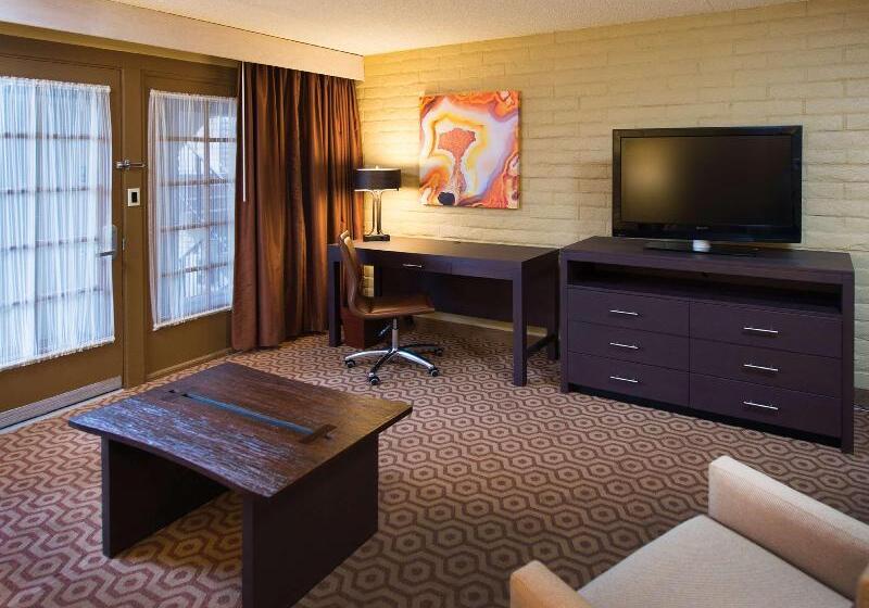 سوییت با چشم‌انداز استخر, Doubletree Suites By Hilton Tucson   Williams Center