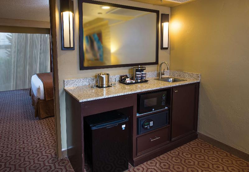 Люкс Кровать Кинг, Doubletree Suites By Hilton Tucson   Williams Center