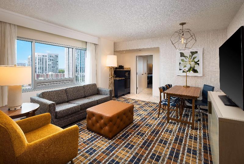 סוויטה מותאמת לאדם עם מוגבלויות, Embassy Suites By Hilton Atlanta Buckhead