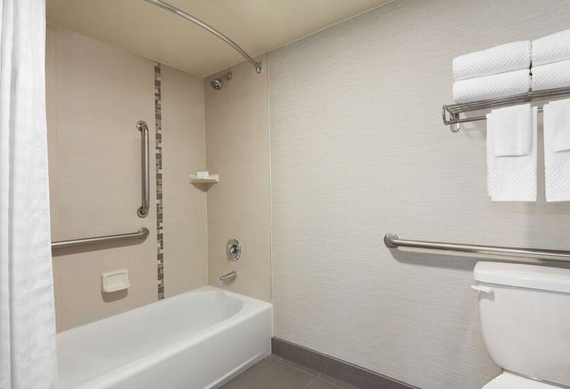 장애인을 위한 스위트, Embassy Suites By Hilton Lompoc Central Coast