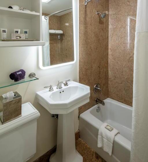 Номер Стандарт 2 Двуспальные Кровати, Collegian Hotel & Suites, Trademark Collection By Wyndham