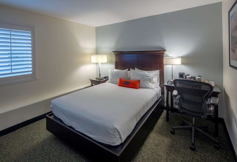 Номер Deluxe, Collegian Hotel & Suites, Trademark Collection By Wyndham