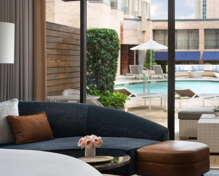 キャビン, Four Seasons Hotel Houston