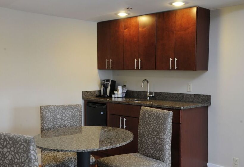 스위트, Holiday Inn Columbia East Jessup, An Ihg