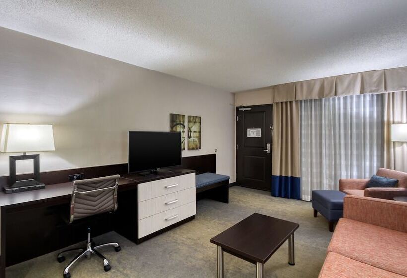Suite, Holiday Inn & Suites Atlanta Airport North, An Ihg
