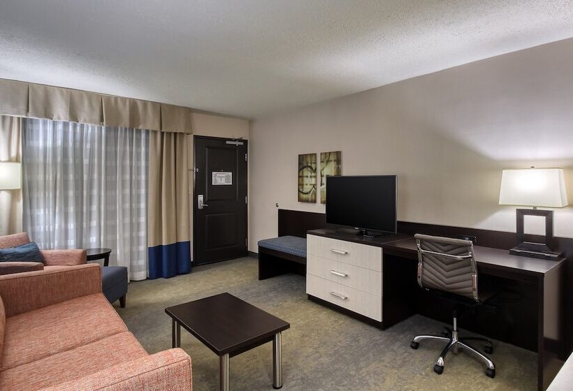 Suite, Holiday Inn & Suites Atlanta Airport North, An Ihg