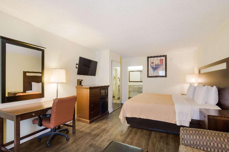 Стандартный Номер Кровать Кинг, Quality Inn & Suites Conference Center Statesboro Historic District