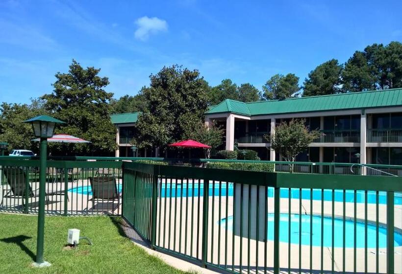חדר סטנדרט שתי מיטות זוגיות, Ramada By Wyndham & Suites Warner Robins