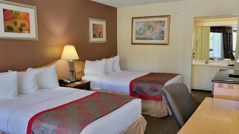 חדר סטנדרט שתי מיטות זוגיות, Ramada By Wyndham & Suites Warner Robins