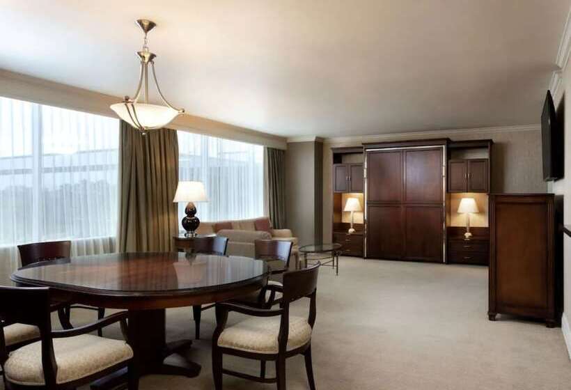 스위트, Hyatt Regency Houston West