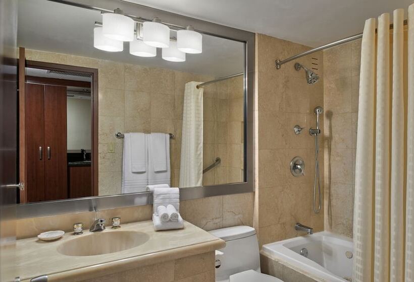 Люкс Боковой Вид на Море, Newport Beachside Hotel & Resort