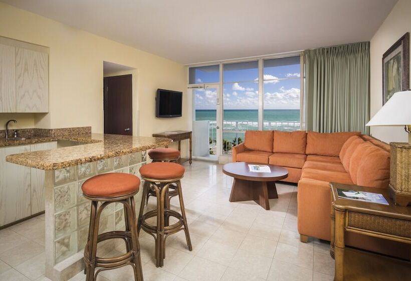 Президентский Люкс, Newport Beachside Hotel & Resort