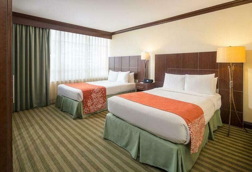 Номер Superior Вид на Город, Newport Beachside Hotel & Resort