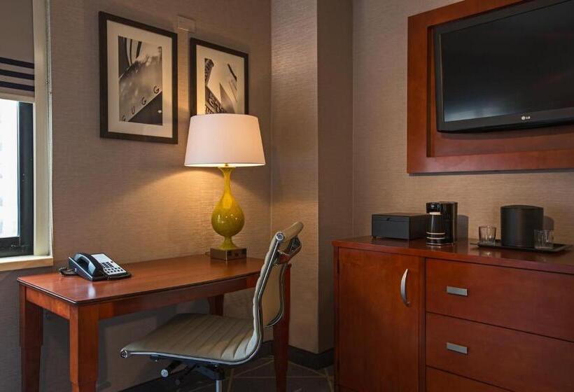 اتاق استاندارد با تخت بزرگ, Courtyard By Marriott New York Manhattan/fifth Avenue