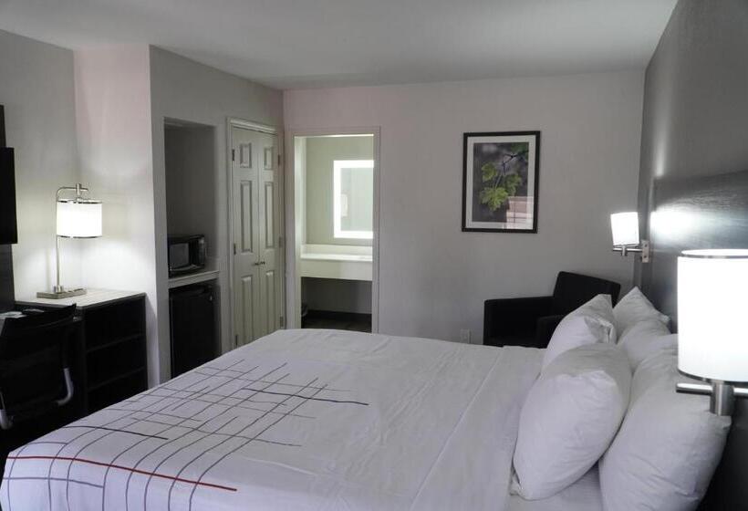 Номер Deluxe Кровать Кинг, La Quinta Inn By Wyndham Dallas Uptown