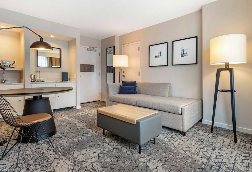 스위트, Sheraton Suites Old Town Alexandria