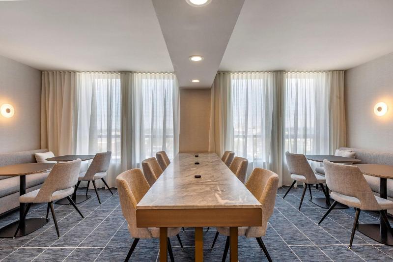 스위트, Sheraton Suites Old Town Alexandria