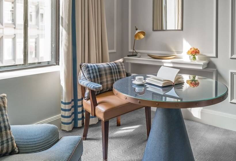 디럭스 룸, The Langham Boston