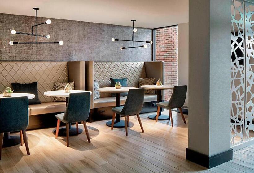 이그제큐티브 룸, Lincolnshire Marriott Resort