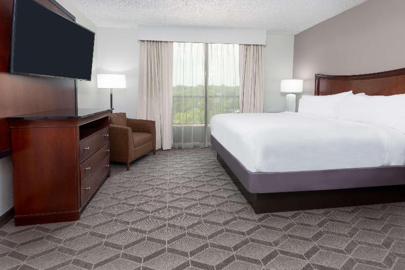 מיטת קינג בסוויטה, Embassy Suites By Hilton Dallas Park Central Area