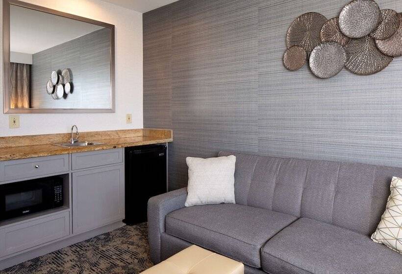 Люкс, Embassy Suites By Hilton Portland Maine