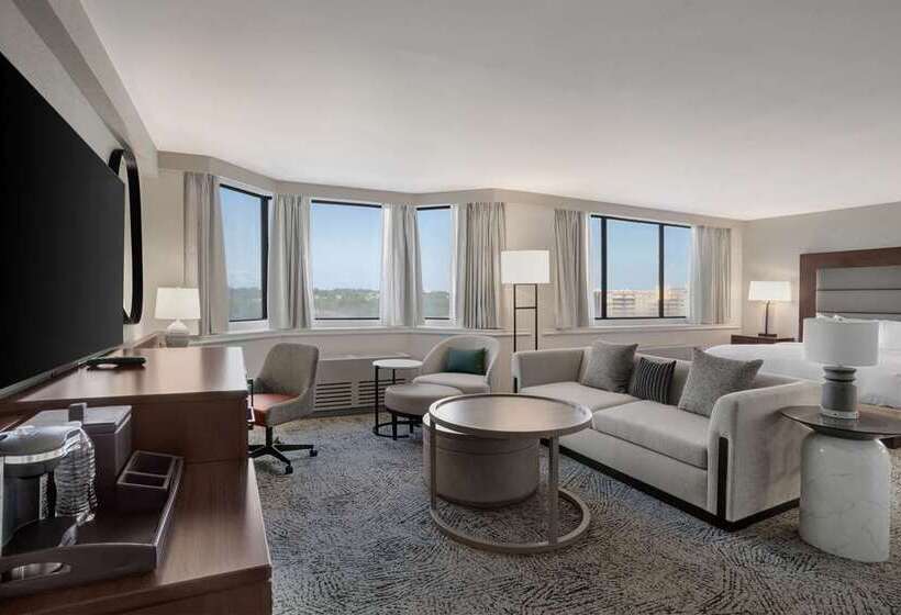 스탠다드 룸 킹사이즈 침대, Phillips Kansas City Curio Collection By Hilton